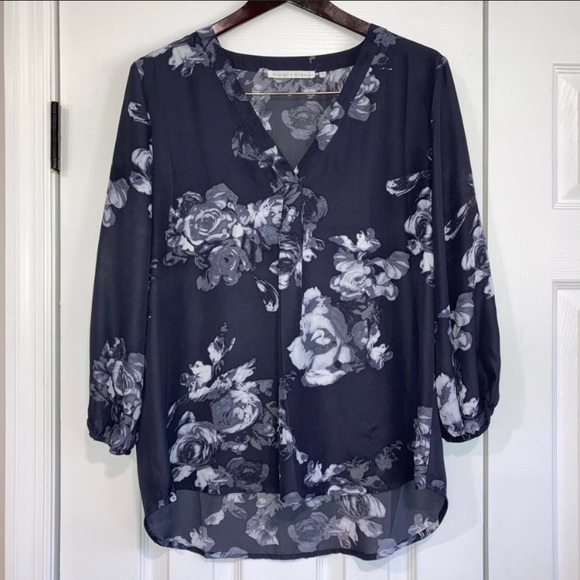 Violet & Claire Tops - Flowy blouse